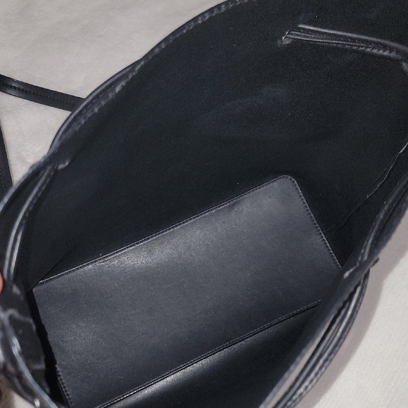 Korean Charles & Keith Black Bag Crossbody - Picture 5 of 10
